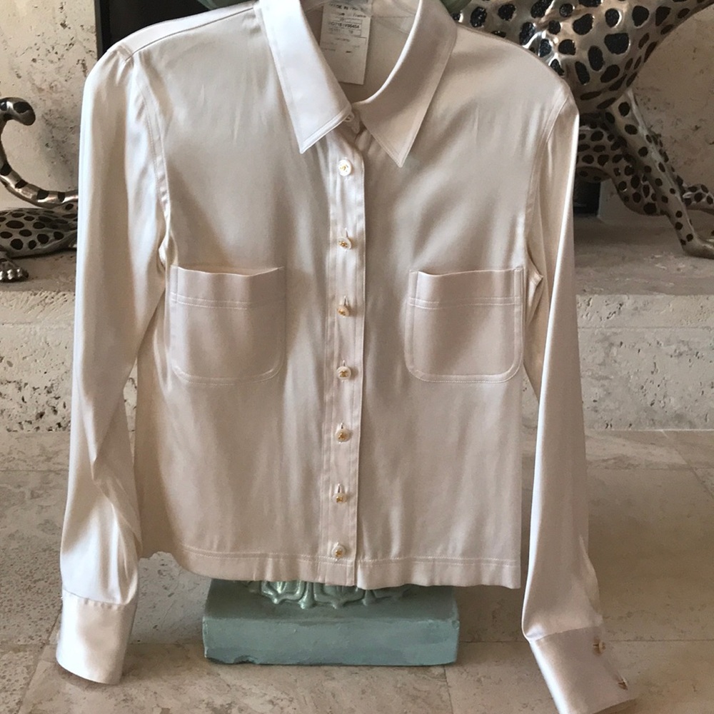 STUNNING CHANEL CROPPED SATIN SHIRT